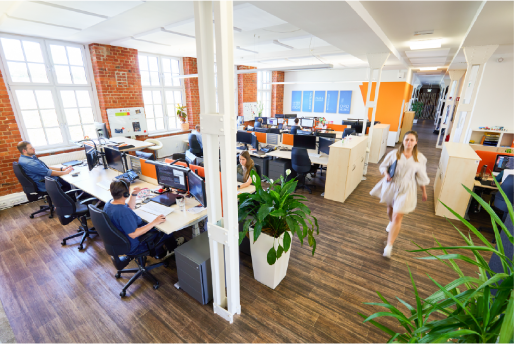 Jobs Offene büroflächen mit flexiblen arbeitsplätzen mailingwork